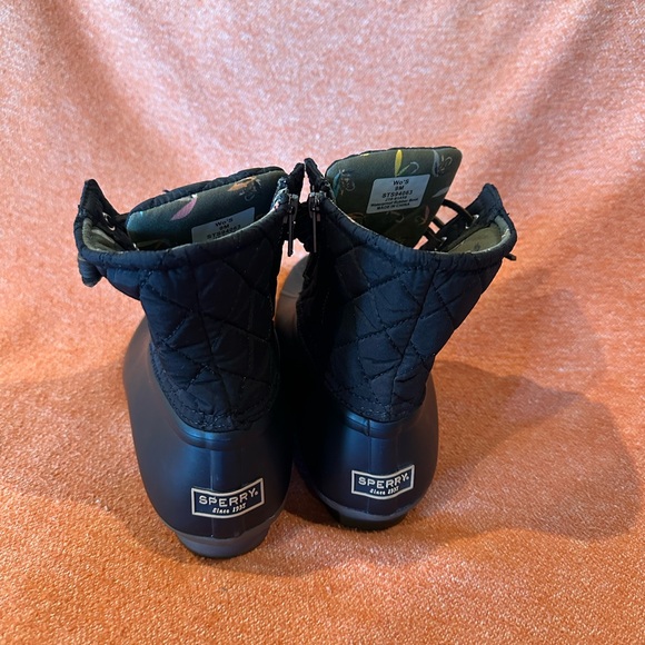 Sperry Saltwater Quilted Nylon winter snow rain boots Size 9 Like New Condition - Picture 6 of 8